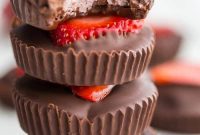 Paleo Vegan Chocolate Strawberry Coconut Butter Bliss Cups