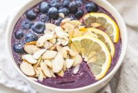Clean Eating Blueberry Muffin Smoothie Bowl