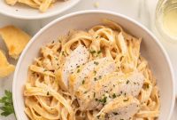 Speedy Creamy Instant Pot Chicken Alfredo