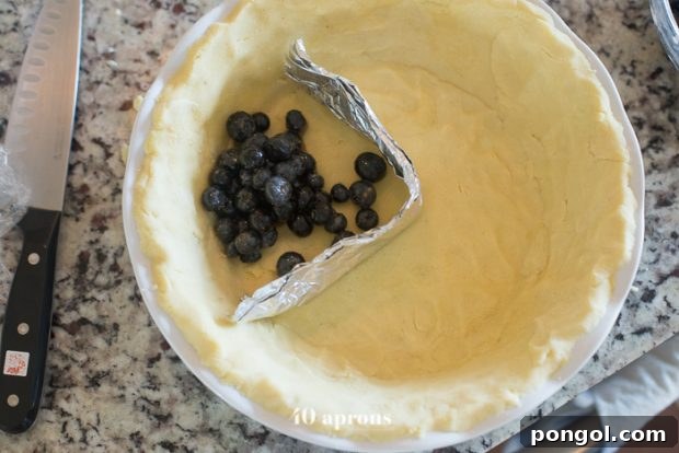 Guilt-Free Paleo American Flag Pie 10 Aluminum foil divider in paleo pie crust for fruit separation