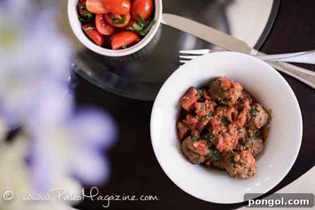 Quick Whole30 Recipes: Italian Meatballs with Tomato Basil Sauce