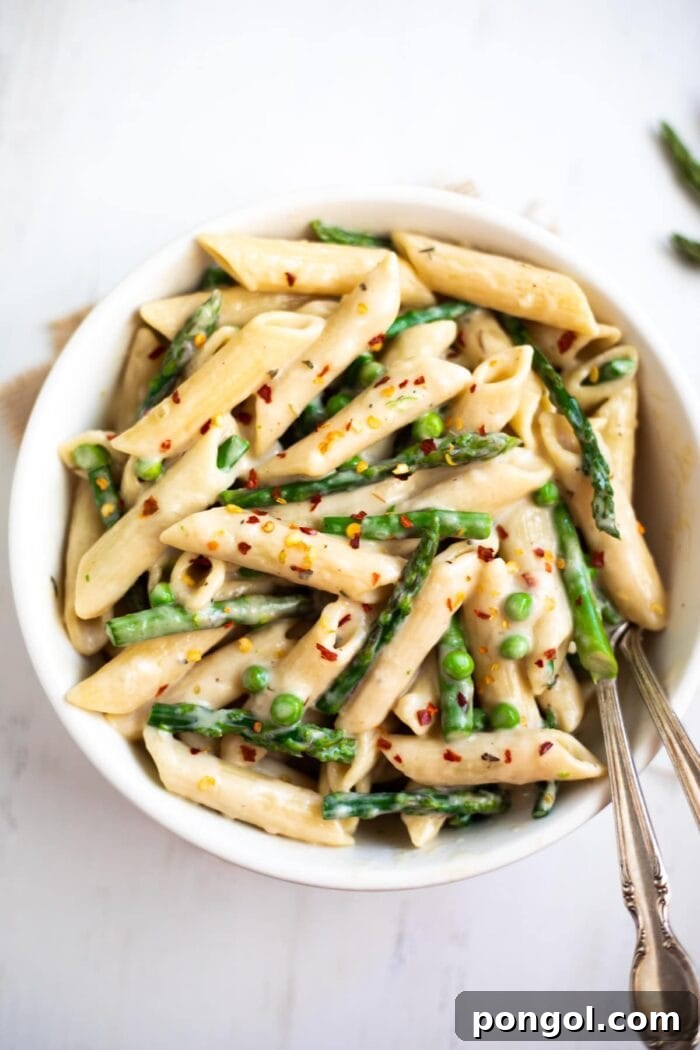 Vegetarian pasta and lemon asparagus