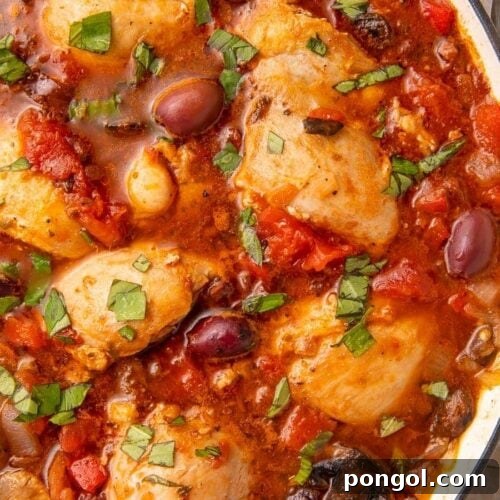 Pan of Whole30 chicken cacciatore