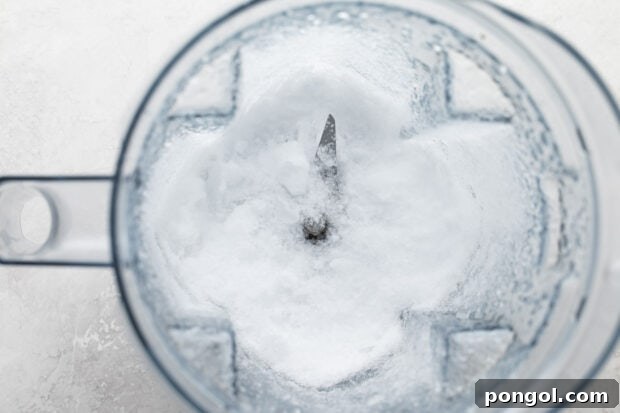 Pulsed ice cubes in blender